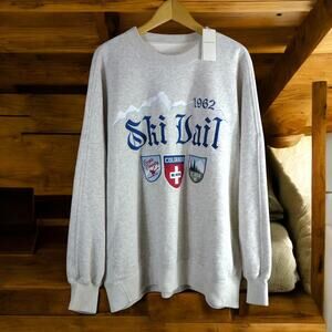 Abercrombie & Fitch Women’s Ski Vail Sweatshirt Gray Size L  NWT with Patches